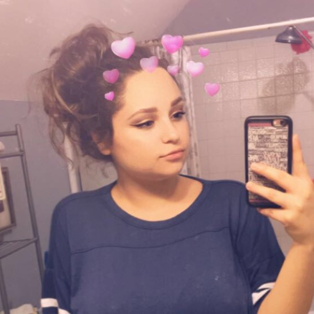 Meet your Posher, Anissa